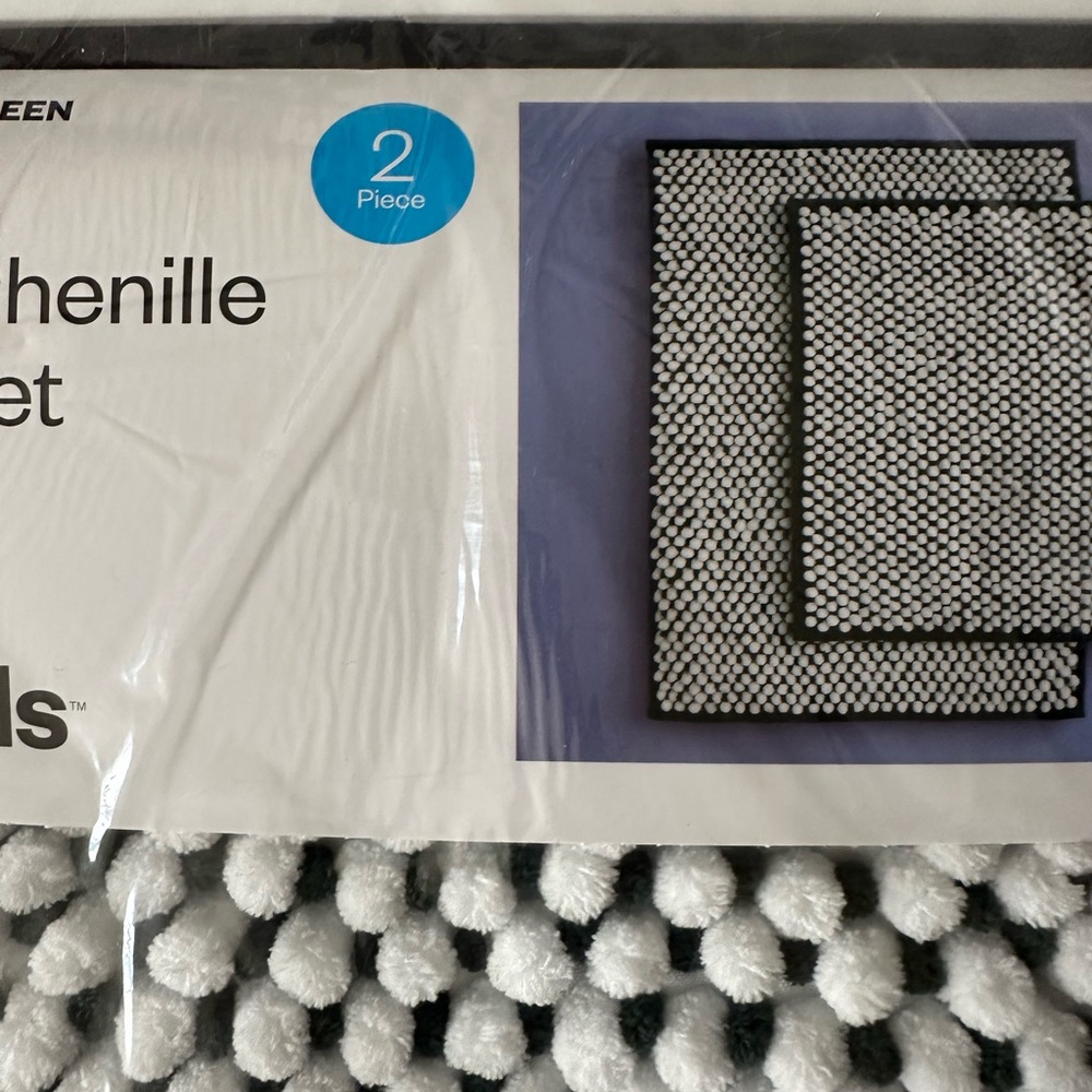 Room Essentials Chenille Bath Rug Set - Picture 3 of 6